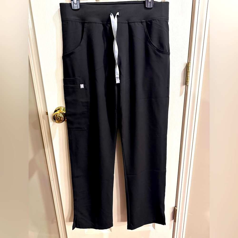 Figs Kade Cargo Scrub Pants - Black / Small / Regular